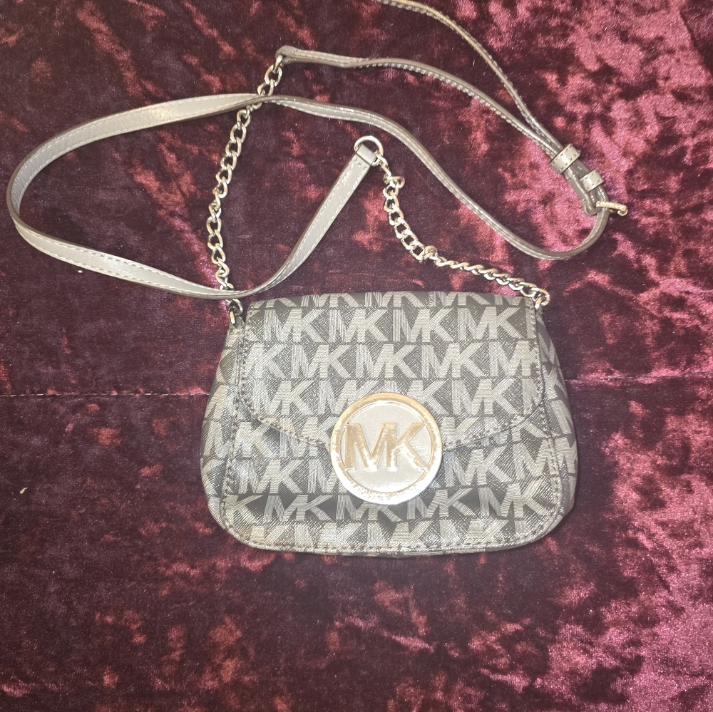 Mini cross body Michael Kors purse